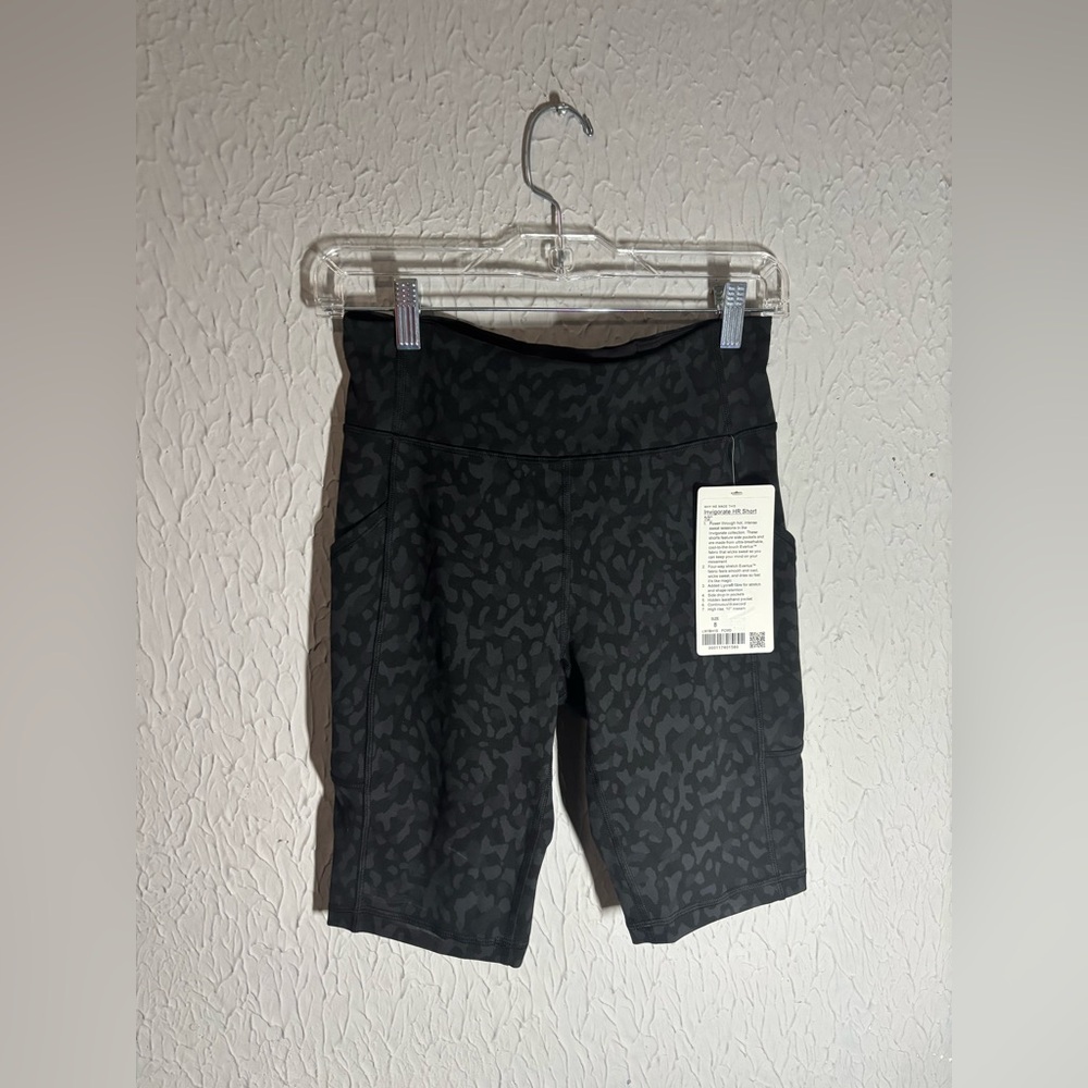 NWT Lululemon Invigorate HR Short 10"